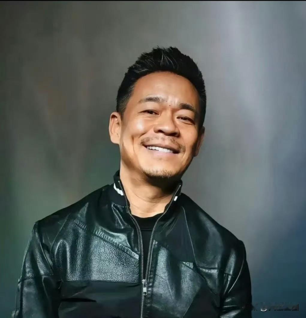 这名人孙浩上厕所都能上热搜，如果是我上厕所，能不能上热搜啊？[捂脸][比心]
 