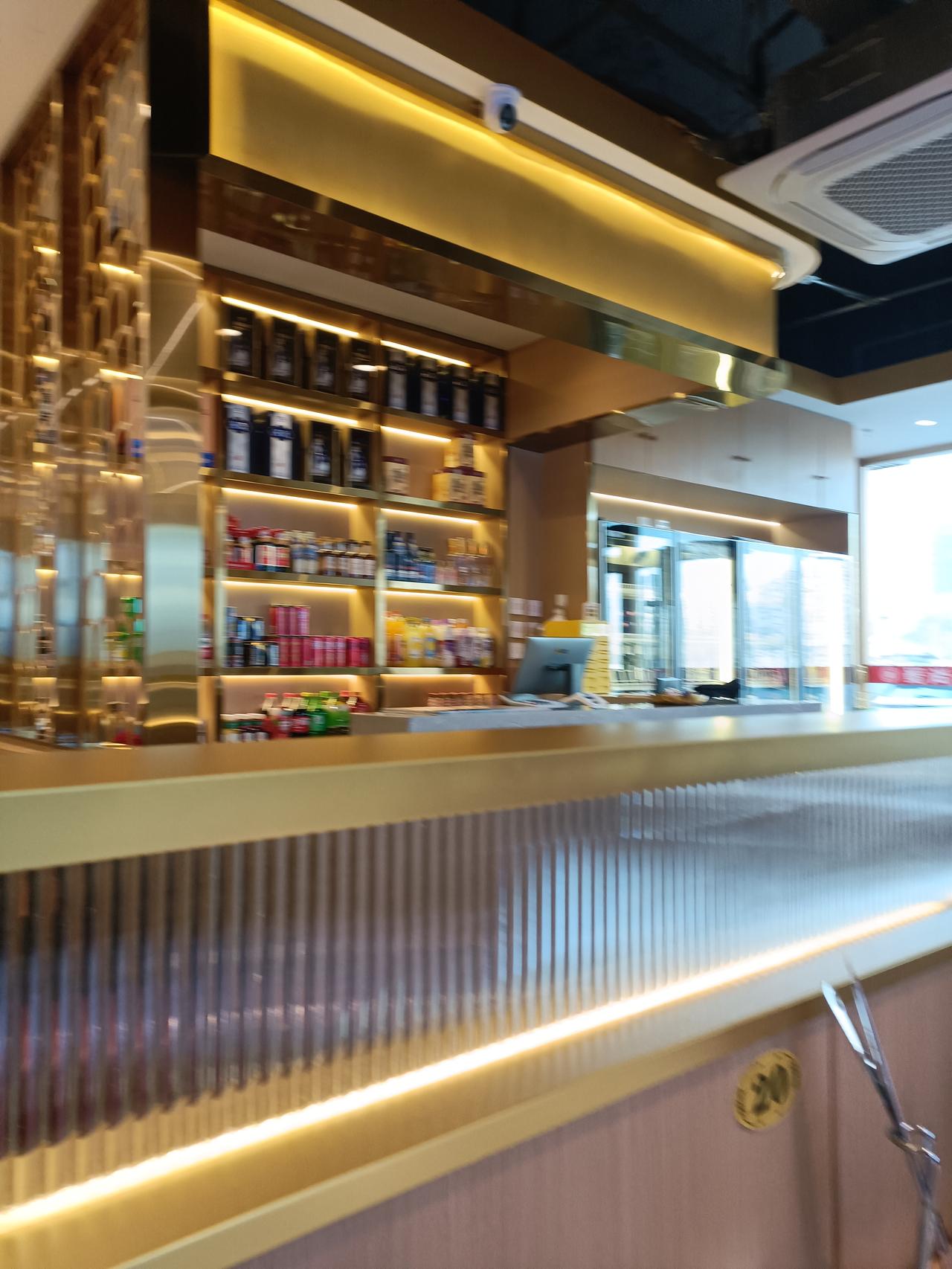 为孩子留京发展值不值，这得看情况。北京机会多，教育、医疗资源丰富，孩子能有更广阔