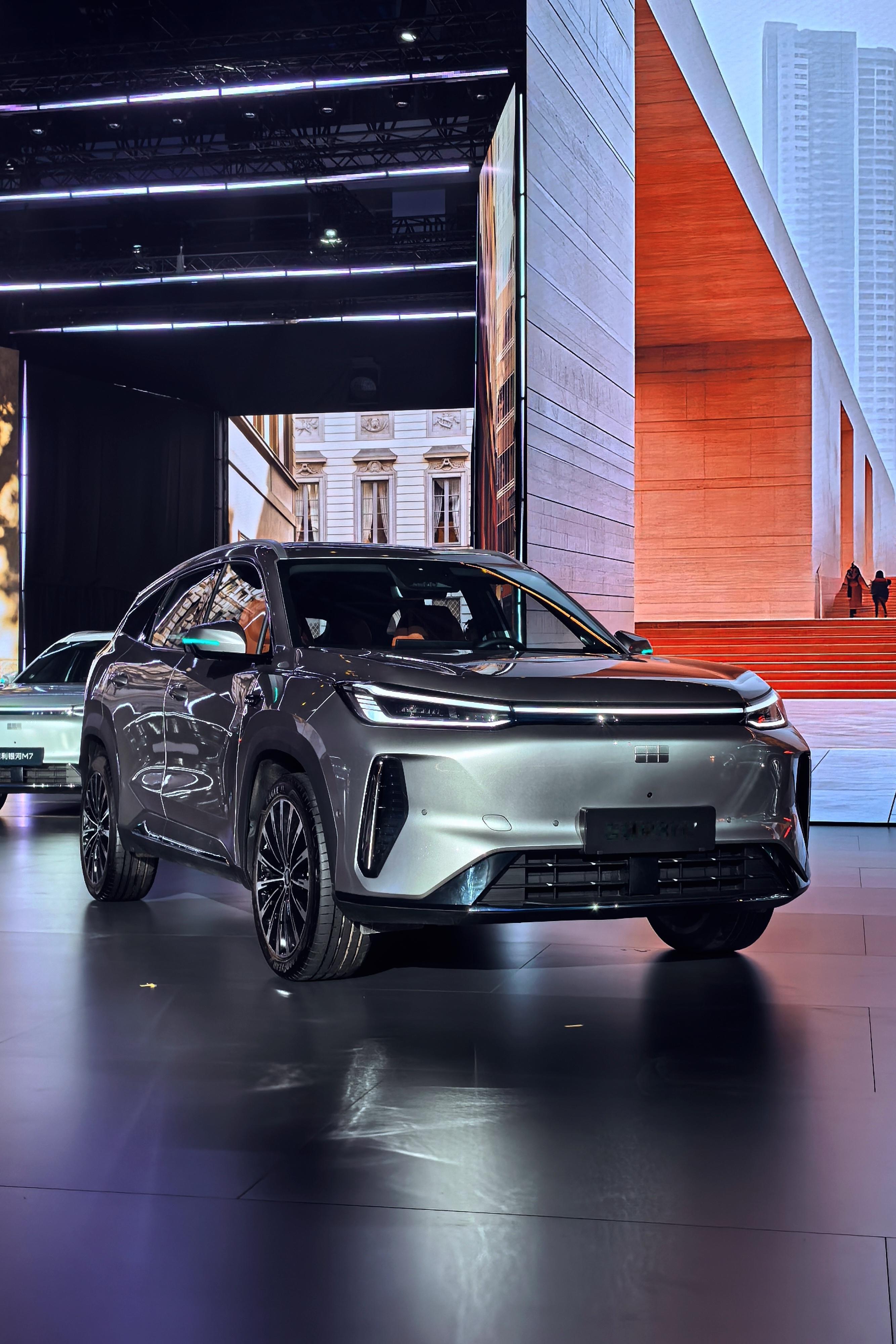 吉利银河M7远航家10.98万起这个价格相当到位啊！全系纯电续航225km，综合