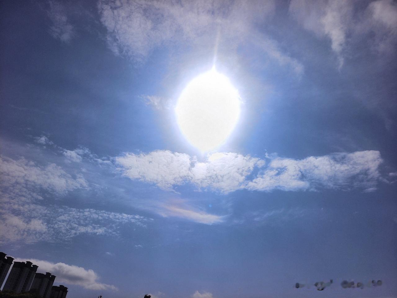 上联：月走千年难落脚
下联：光芒万丈不停闲
下联：人活百年归尘土

终生坚持作品