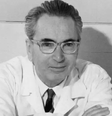 如果把一个人的一生比作一本书，我们也不会以书的页数来判断书的深度，通常我们只会看