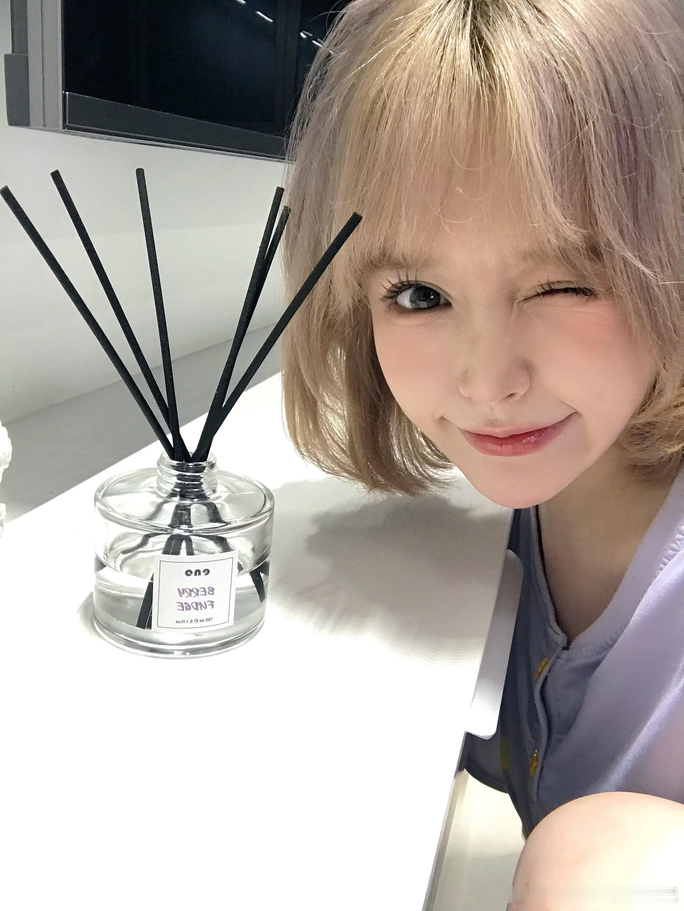 终于给我找到好闻的果味香薰了酸酸甜甜的梅果味现在每天放在金猴抽烟的地方还有这个一