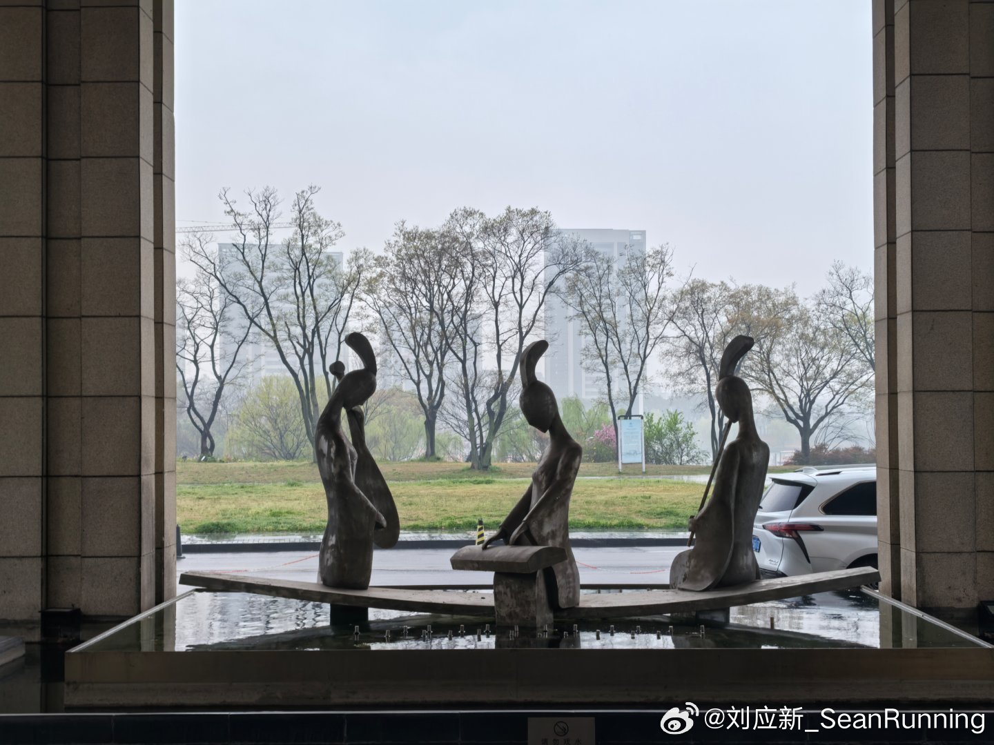 扬州，今日下雨。昨天的马拉松逃过雨战。今日，奔赴下一站💪 扬州