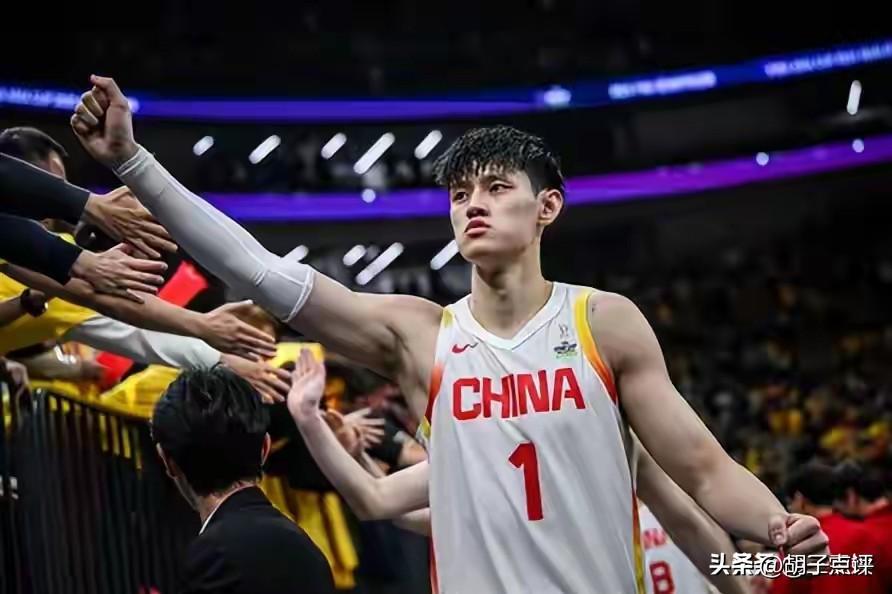 贺西宁、庞峥麟有点悬，国家队集训人数达21人，世预赛只能带14人，每场上场人数只