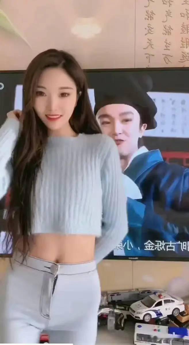 多少级的美颜才能把星爷整成这个样子！