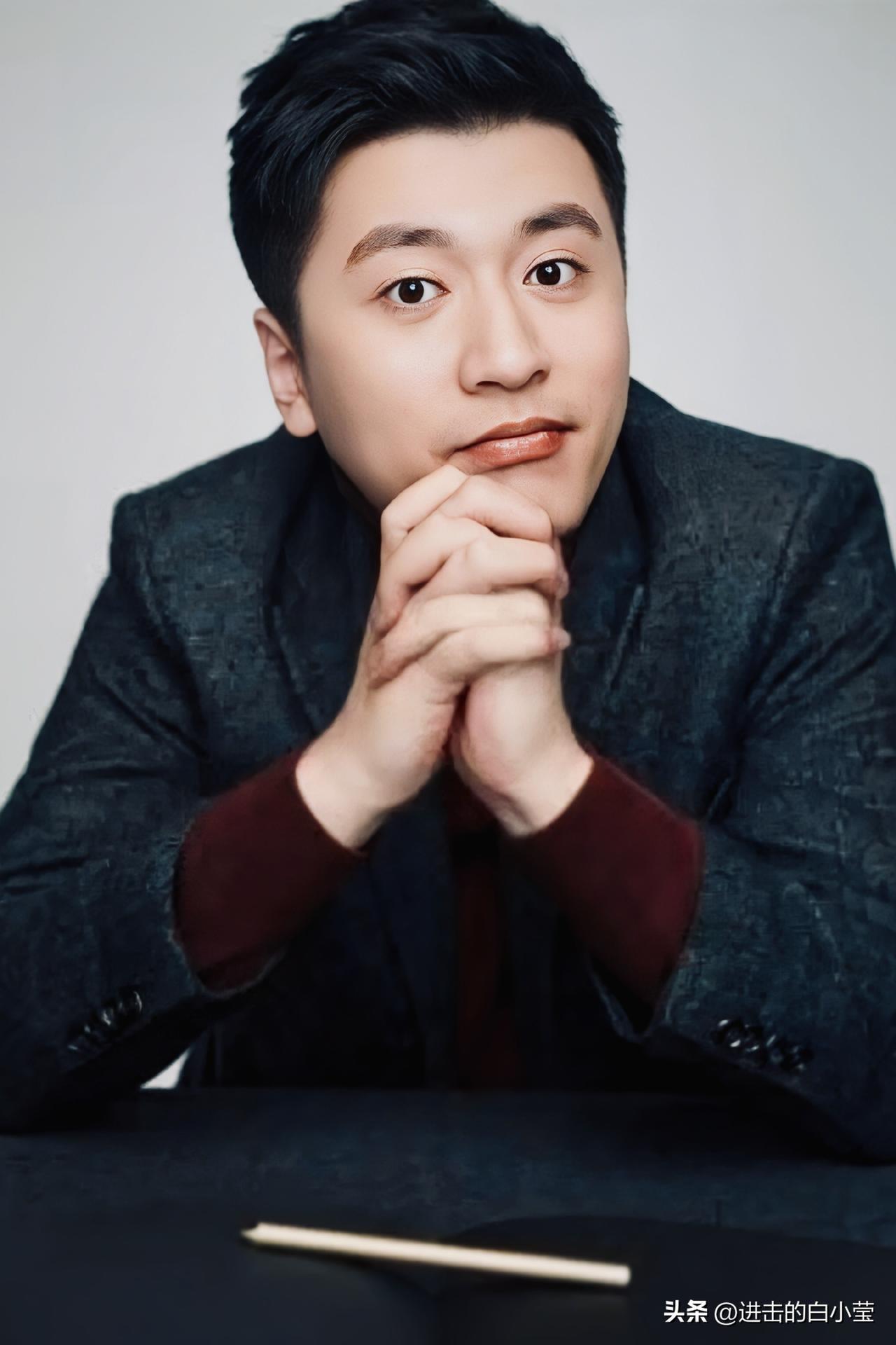 年仅41岁 
鲁迅先生说过：“战士死了的时候，苍蝇首先发现的是他的缺点和伤痕，嘬