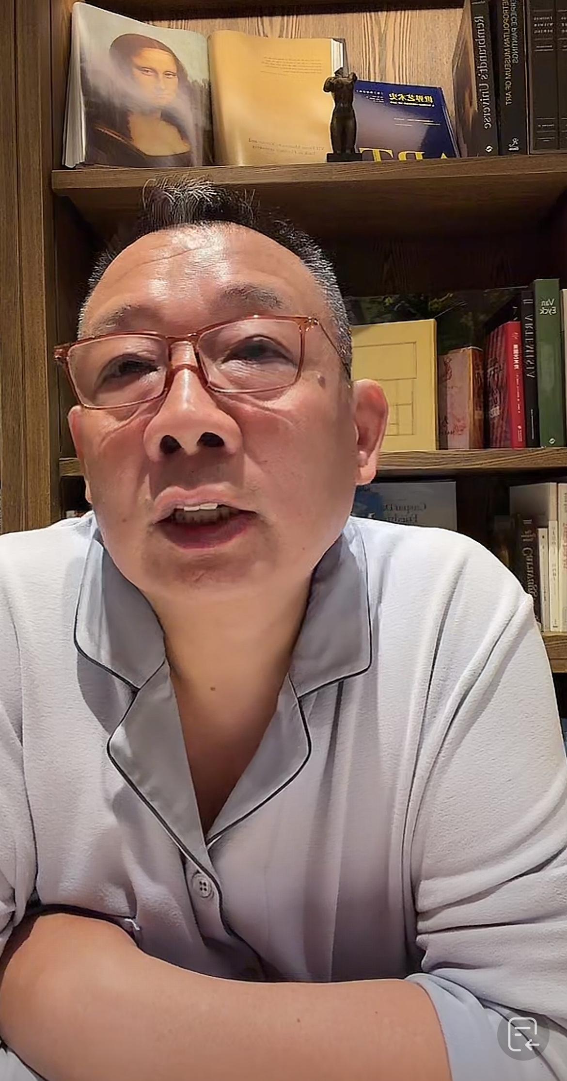 于东来说创业之初走过很多弯路。

3月21日，于东来在直播间表示：自己创业之前，