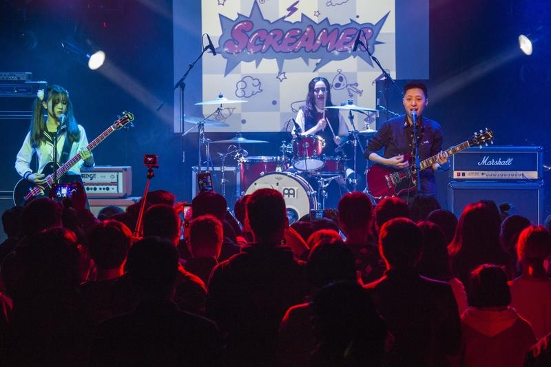 工作使人崩溃！昨天做了一夜梦，跟客户谈判商务合同，客户说给我7万 ，我说不行 ，