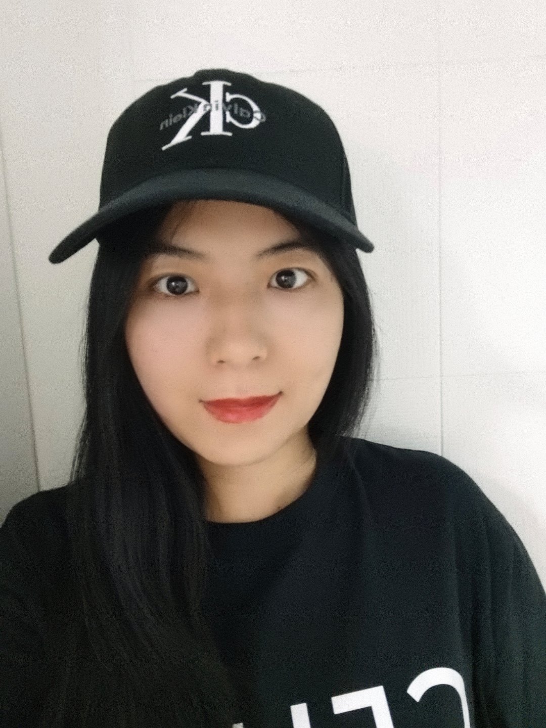 就这脸，搁韩国选角都过不了初筛韩国美人标准卡不上，天生不符合鹅蛋脸KPI这脸在韩