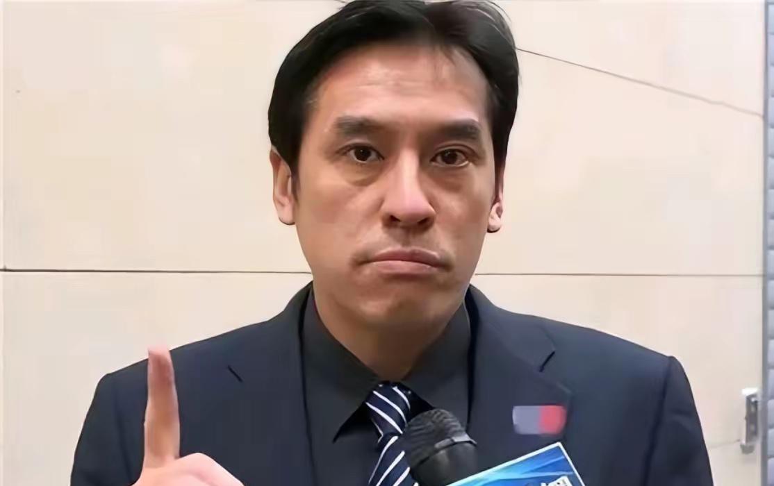 黄暐瀚出来谈统一问题了！

别人忙着把话说圆，他偏把“统”拆成三种：华统、被统、