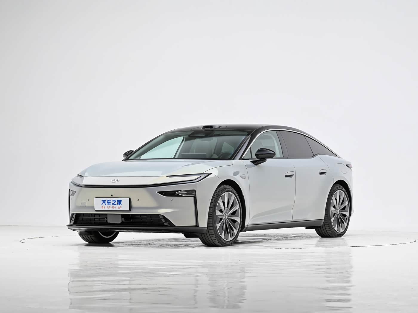 新车 丰田铂智7看起来各方面都还不错，外观内饰都非常好看，非常大气，舒适度看着也