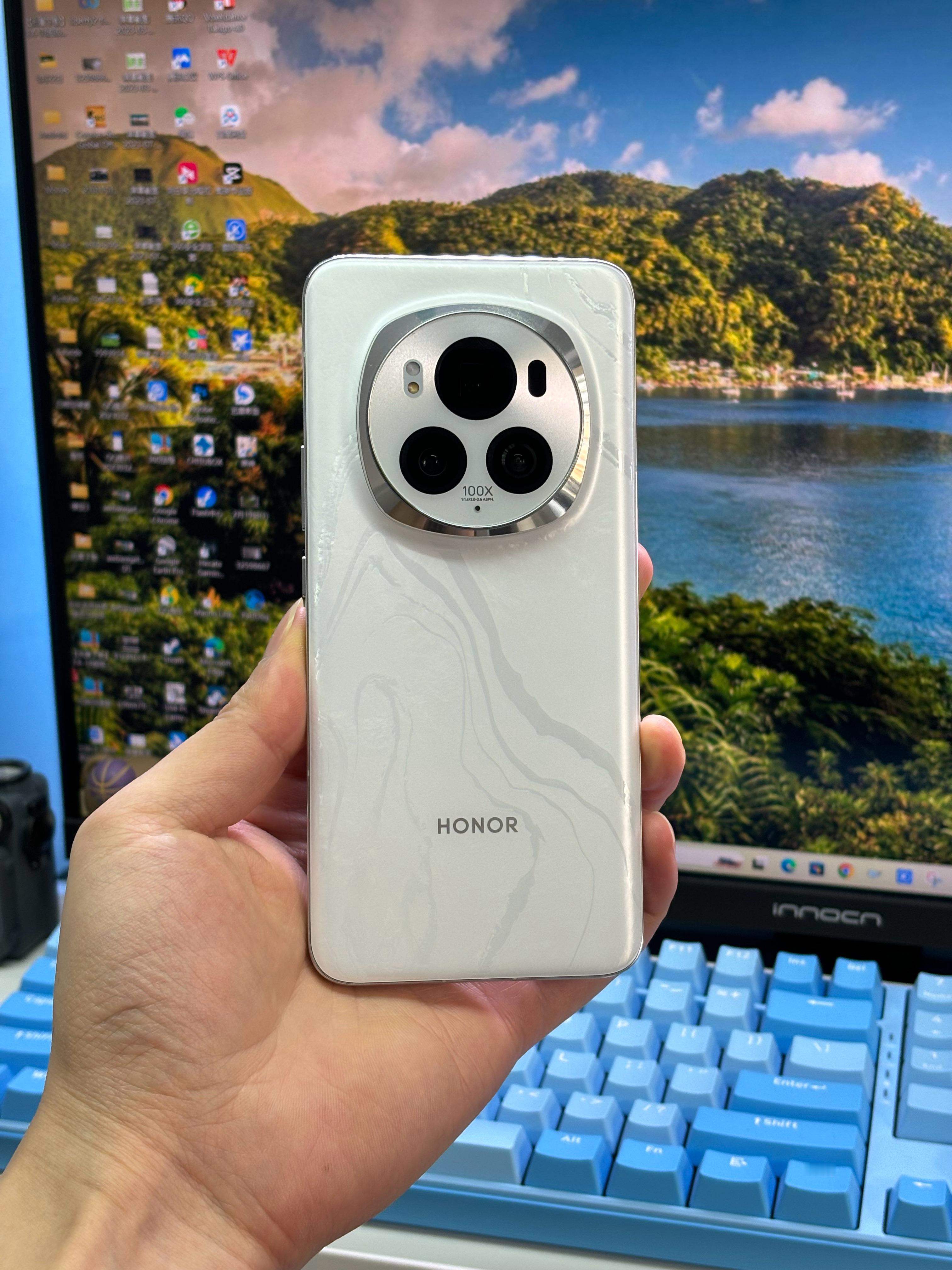 荣耀 Magic6 Pro 的双向卫星通信真的很让人安心🛰️就算到了信号差的户