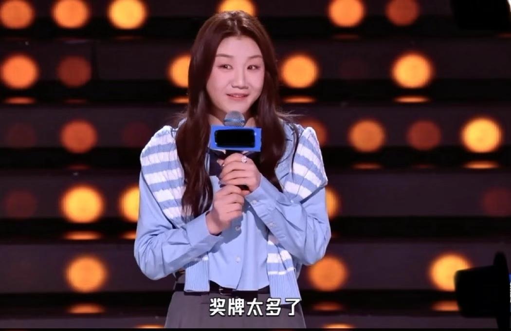 陈梦才是人间清醒！

看到她退出国际排名后

转头就回家开了一家乒乓俱乐部，教孩