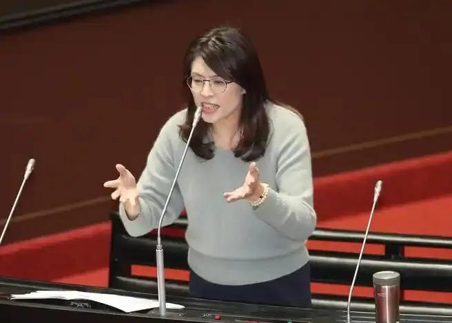 不错！[赞]
若我成功当选先收拾民进党 
关键时刻，“美女刺客”“口才佳”“炮火