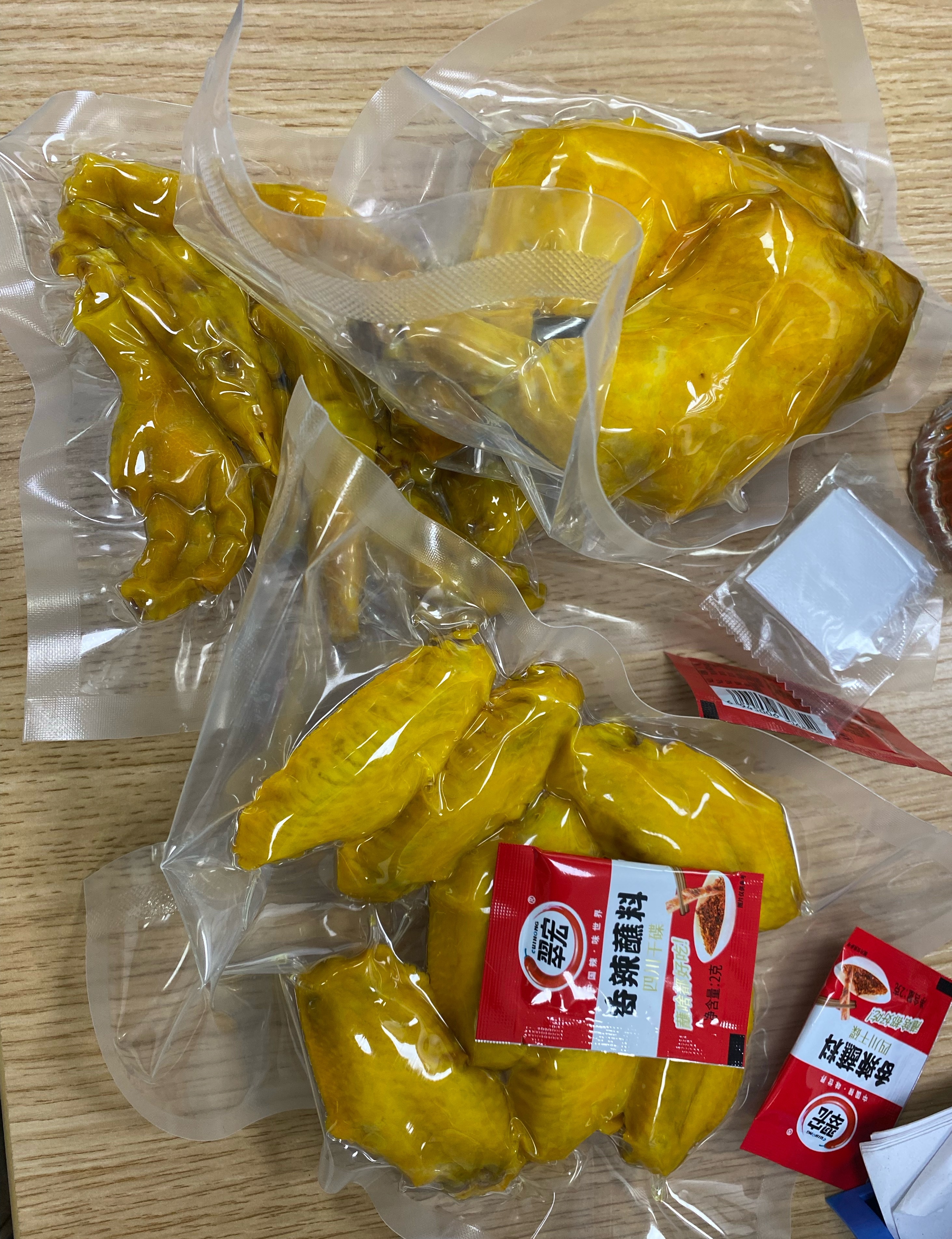 深圳一家买了三年的五指毛桃鸡店一般不到三天全干掉跟盐焗的不是一种口感 有种药草香