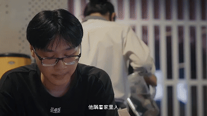 民航毕业生为见女友当洗碗工 “大大的北京，小小的我们”，这句话可以说是每一对北漂