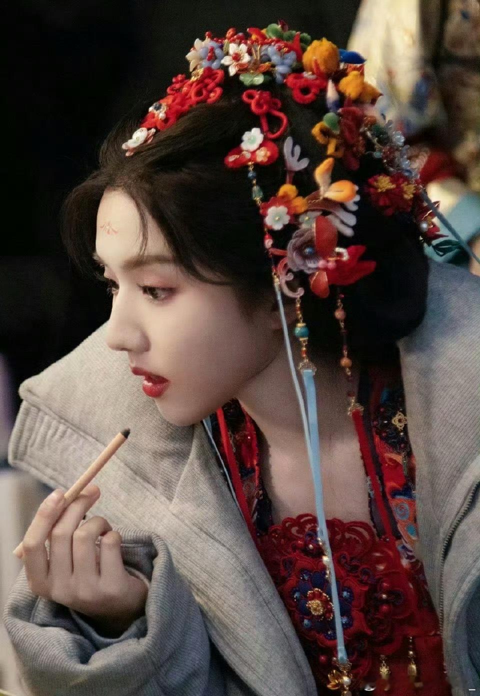苏晓彤一个人的出现一群人的慌乱苏晓彤这波操作我给满分！前一天小考都定人了，她愣是