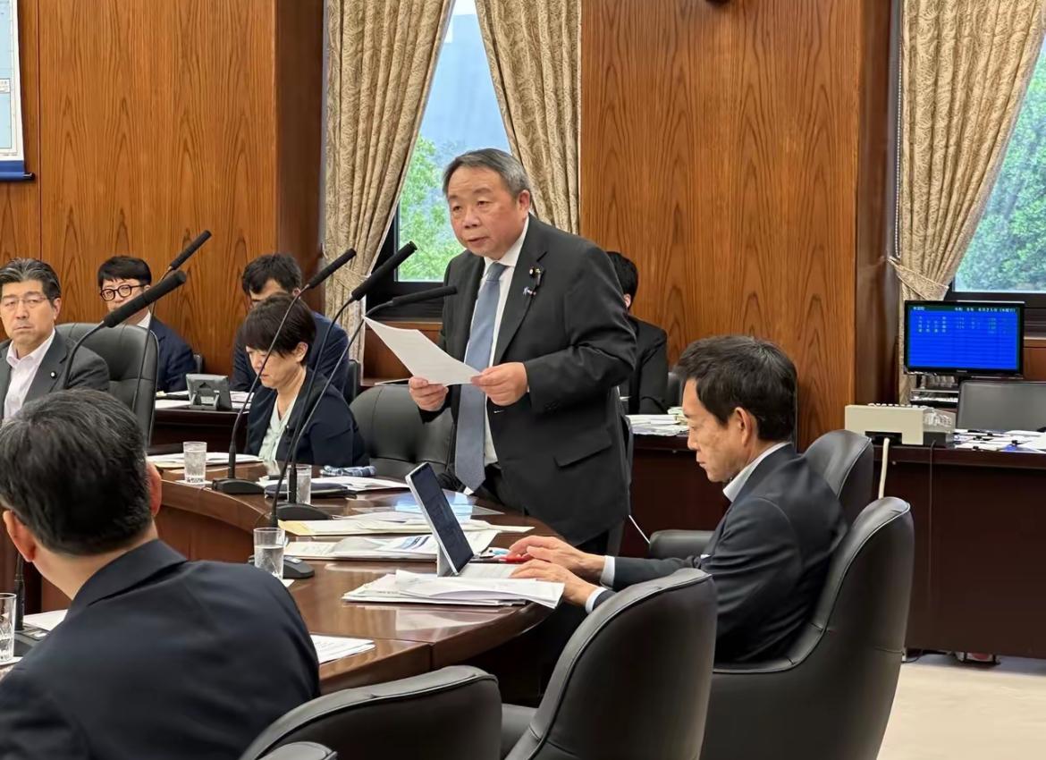 日本参议员、汉奸石平昨晚（6月25日晚）写道：“今天，我在参议院外交防卫委员会提