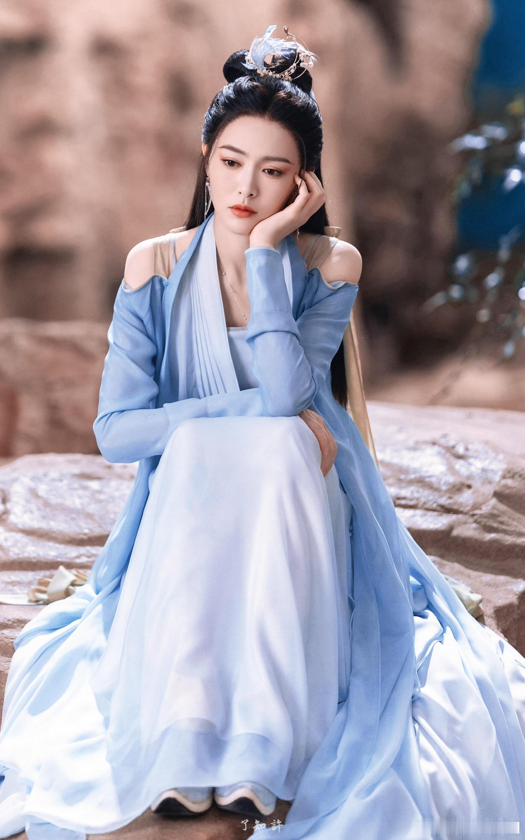 85花唐嫣未提名白玉兰 救命！唐嫣这么多年的努力，演技颜值都在线，居然没入围白玉