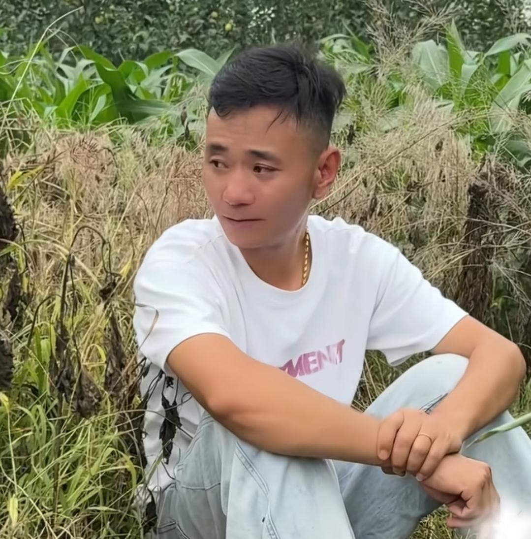 彻底触底线！厉怀远陪奶奶吃饭突遭破防，大哥暖心开导：别跟三观不正的人较劲！
 