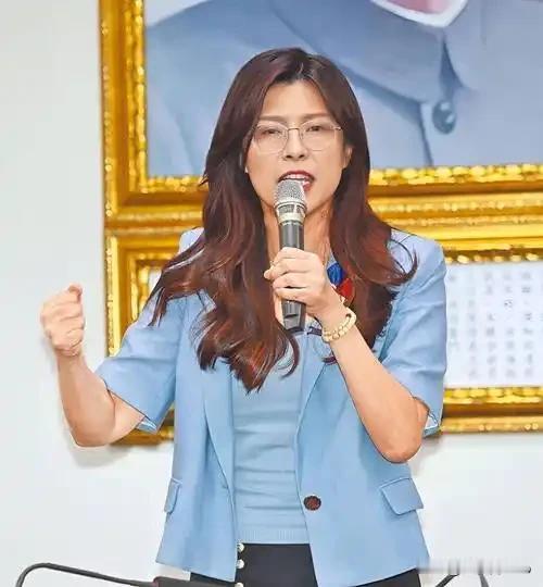 郑丽文上任首战：2026拿下南高屏，国民党能否破局
 
各位老铁，今天咱们聊聊国