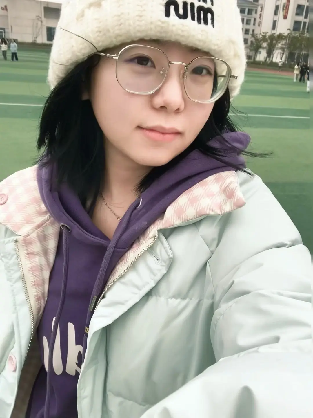 我们要接受这世上突如其来的失去 打翻的牛奶 遗失的钱包 走散的爱人 断...