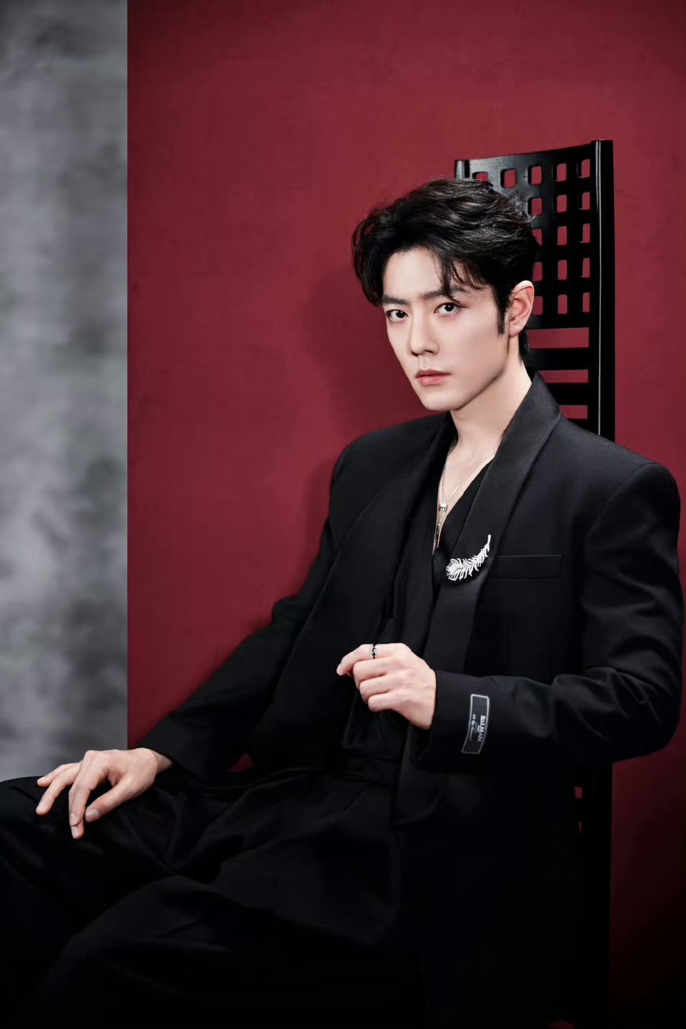 肖战盛典造型黑西装的神我说腻了 大杀四方 