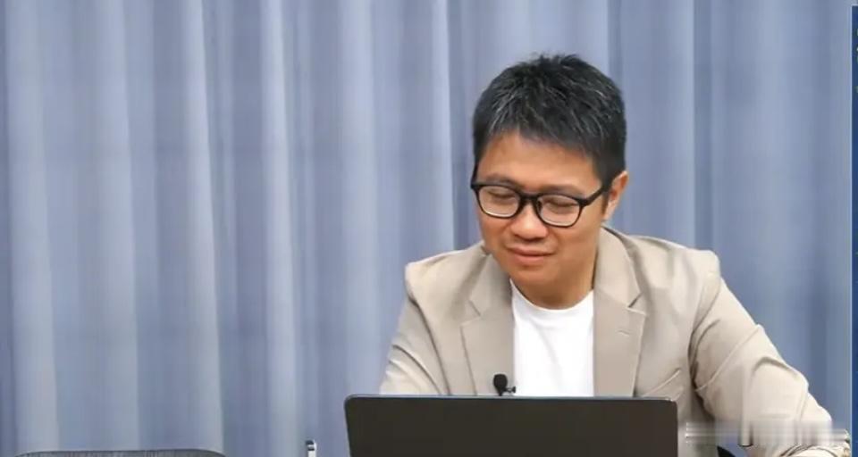 郭正亮骂赵少康毁前程，朱凯祥怼郑丽文会坏事，这哪是辩论邀约，分明是把国民党

的