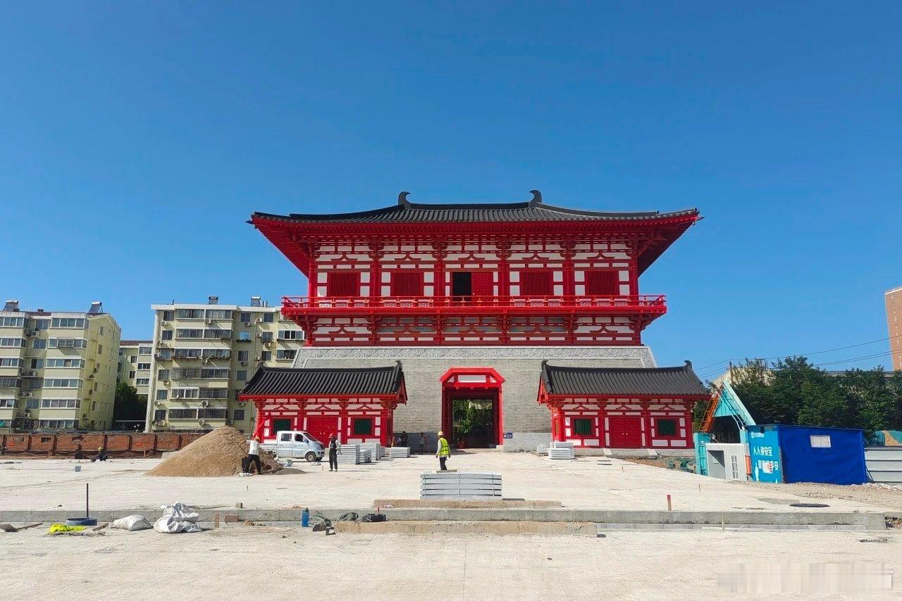 洛阳城事 近日玄武门遗址保护展示工程城楼主体建设完成南广场施工有序推进，该项目通