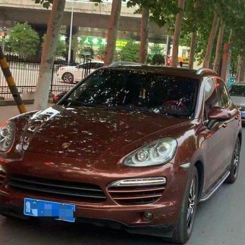 最近山东临沂的王女士摊上大事了——2018年她花48万买了辆二手保时捷卡宴，结果