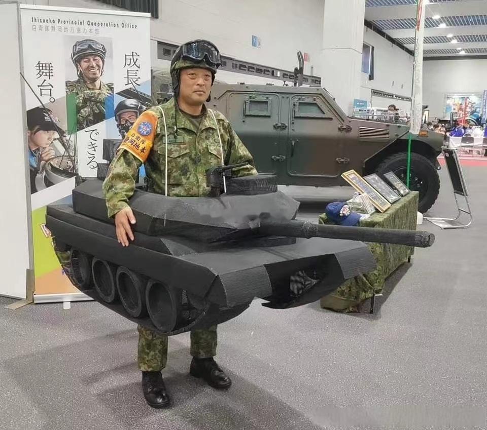 小本子陆自的坦克都这么展示吗？？？海阔试车超话