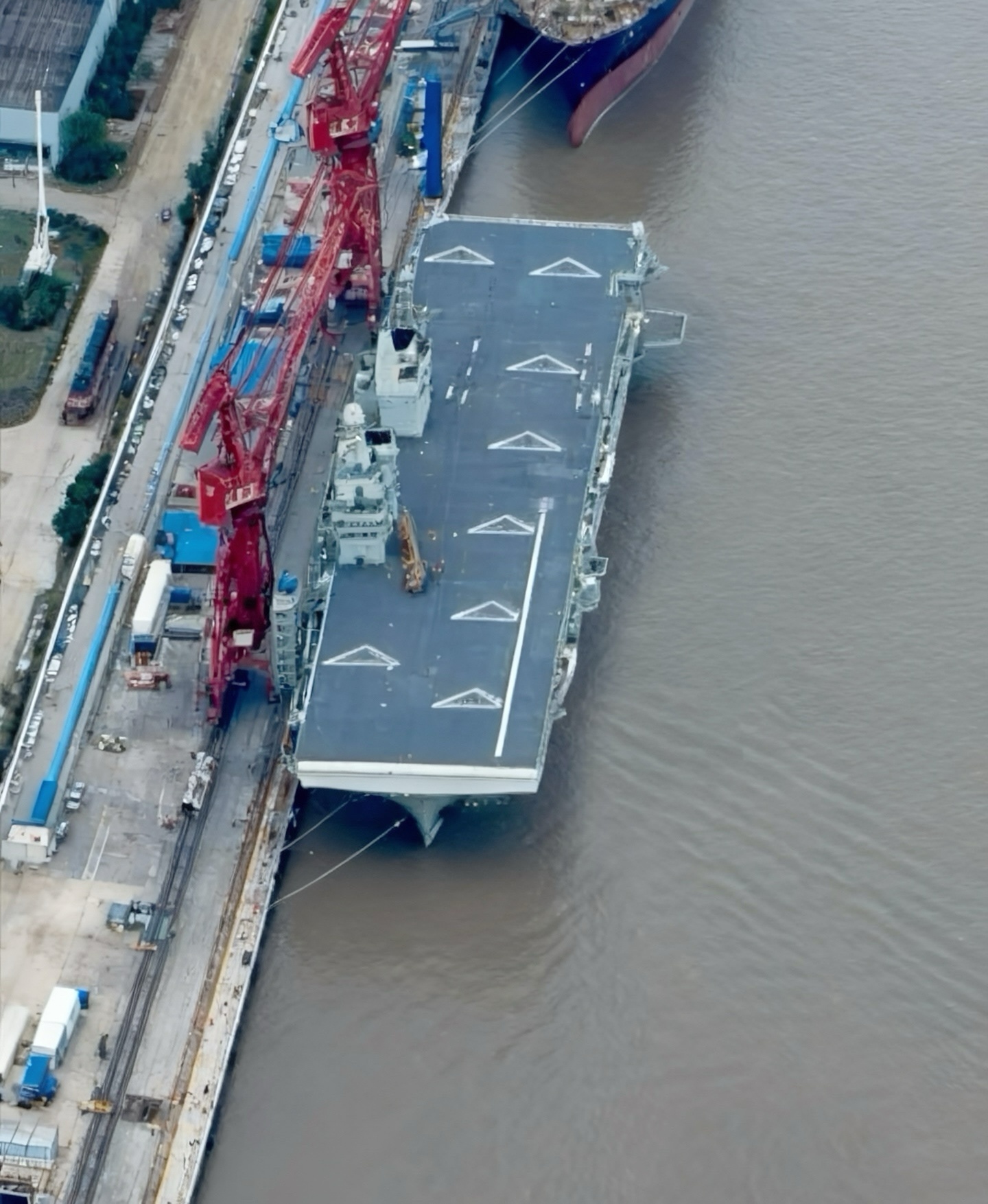 早上好！即将海试的四川舰