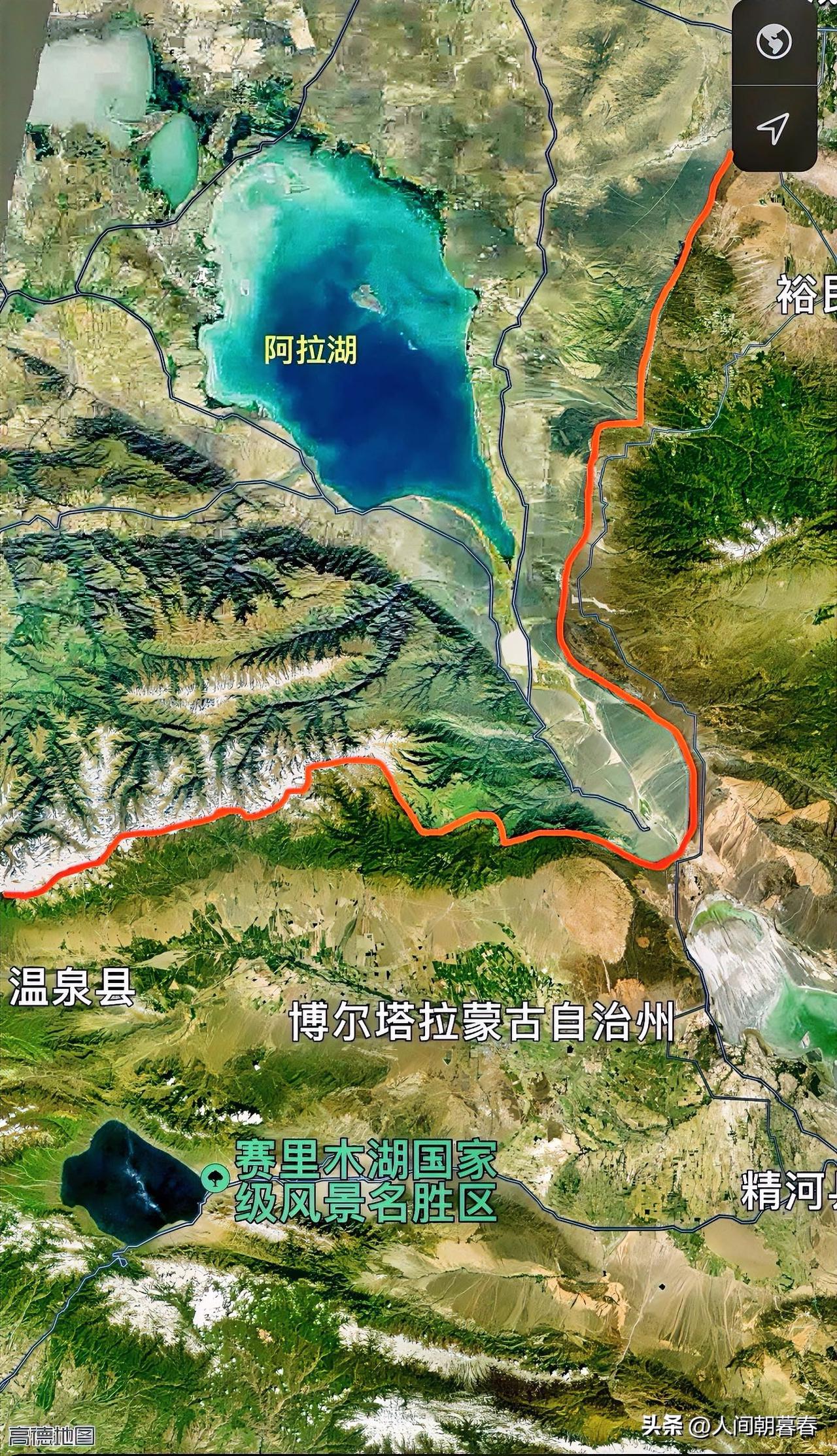 看地图时发现，原来在赛里木湖的附近，还有一个叫阿拉湖的大型湖泊。阿拉湖水域面积达