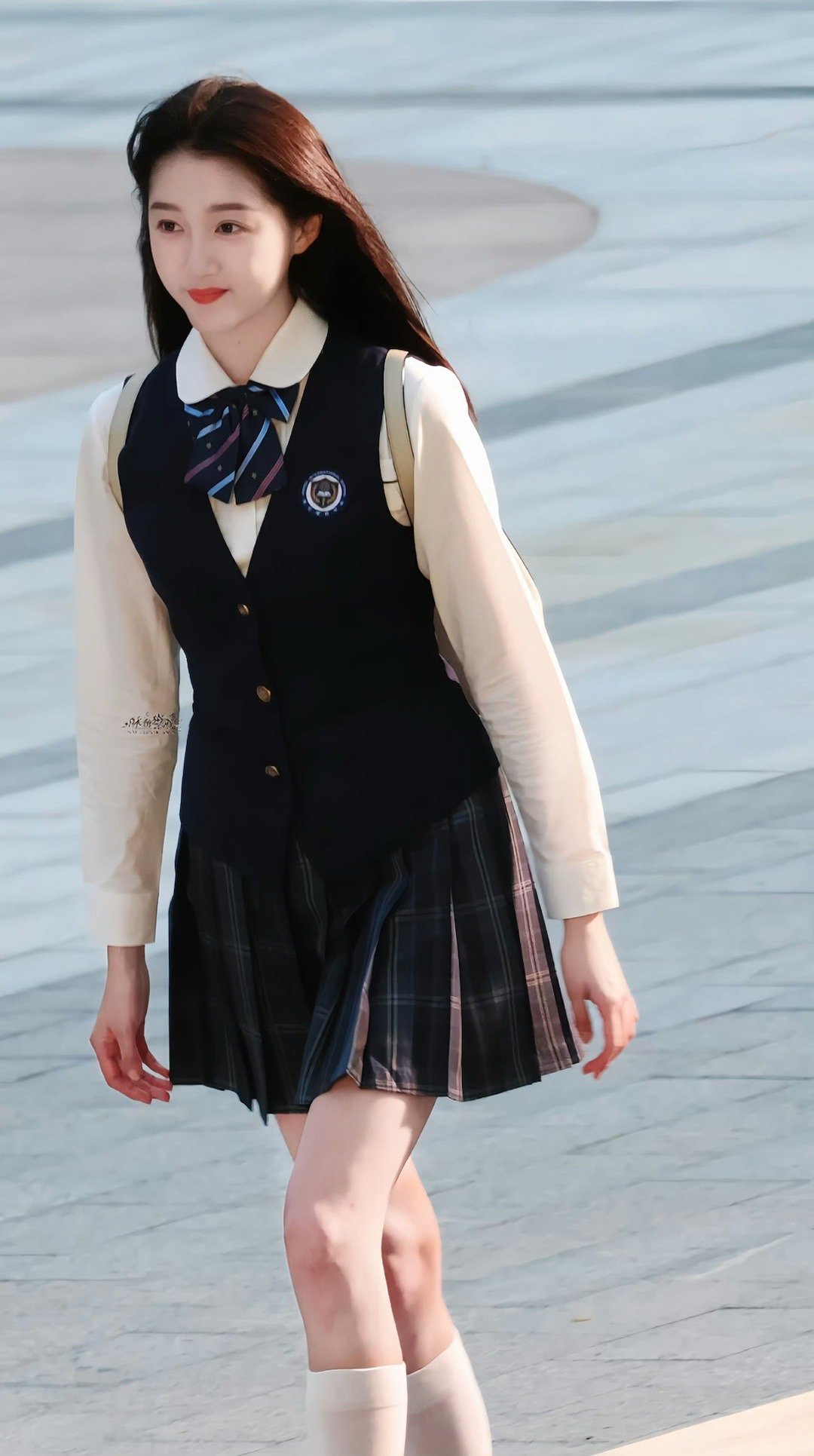 关晓彤淡淡的就很好真正的美就是越素越美！！这个淡妆关晓彤也太神了吧 