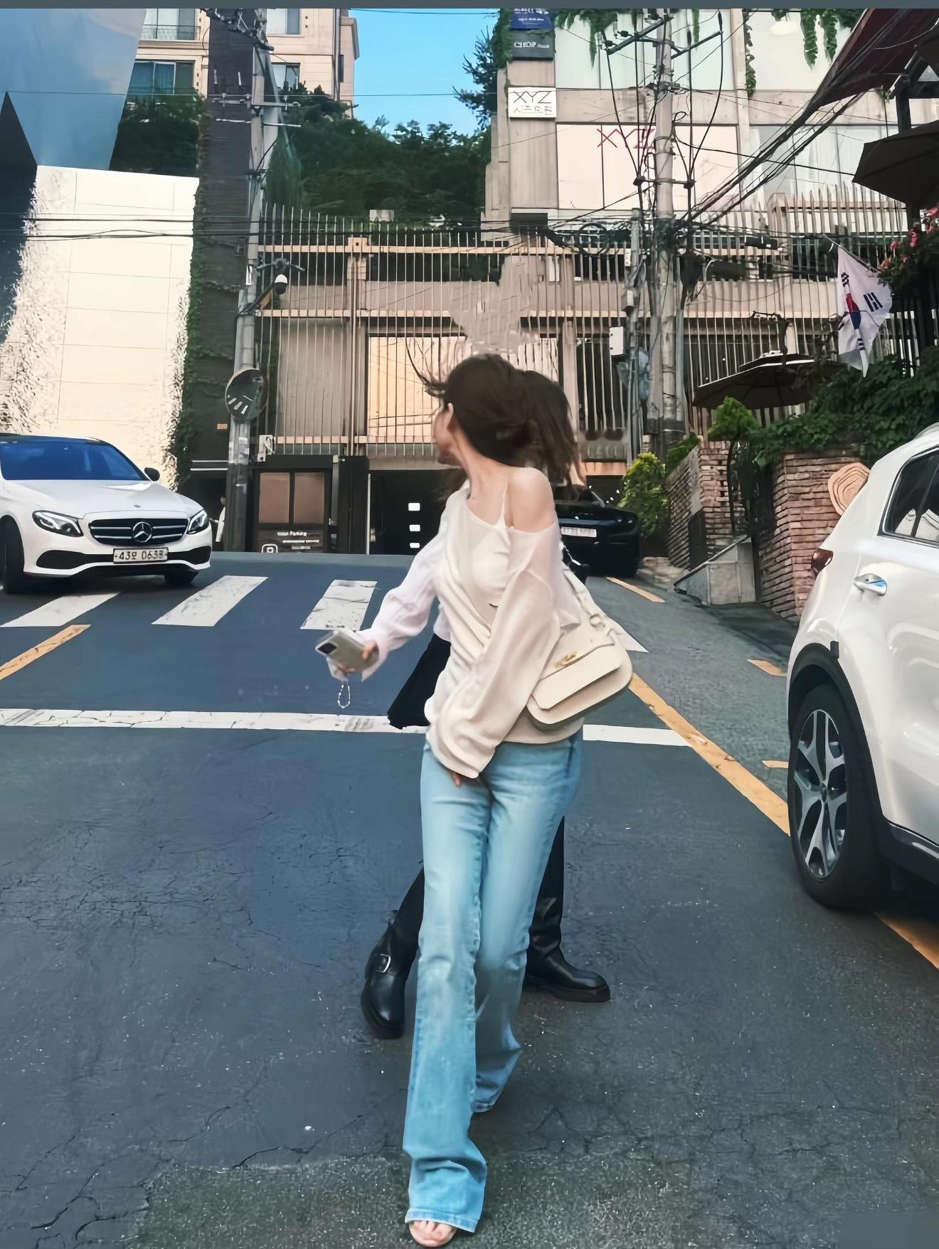 露思的私服真的百看不厌，独一无二的的朝露风…