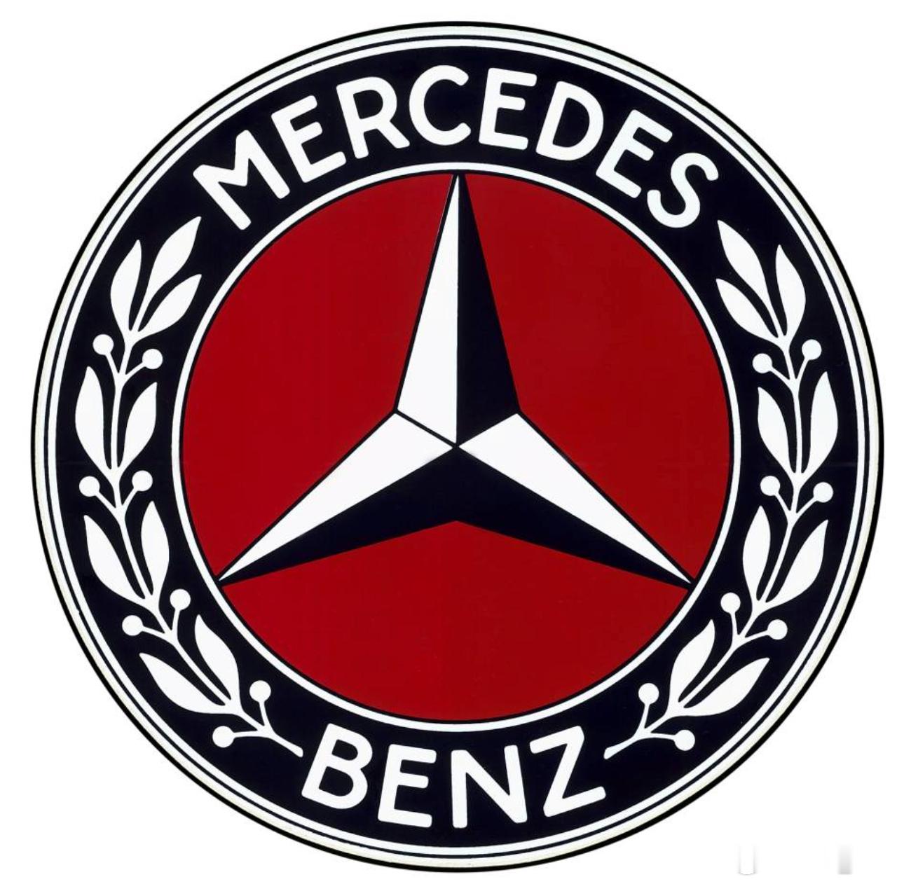 今年其实是「Mercedes-Benz」品牌的 100 周年。1926 年 6 
