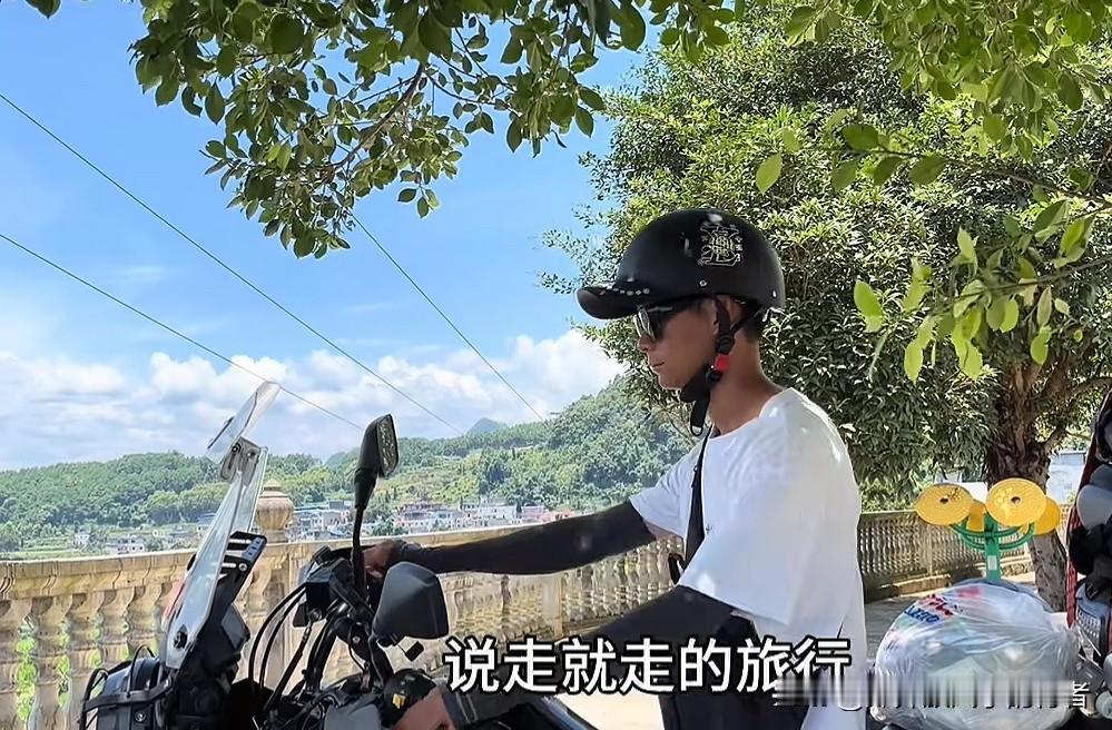 今天，唐尚珺终于更新了视频，这让一直担心他的网友们悬着的心总算落了下来。

视频