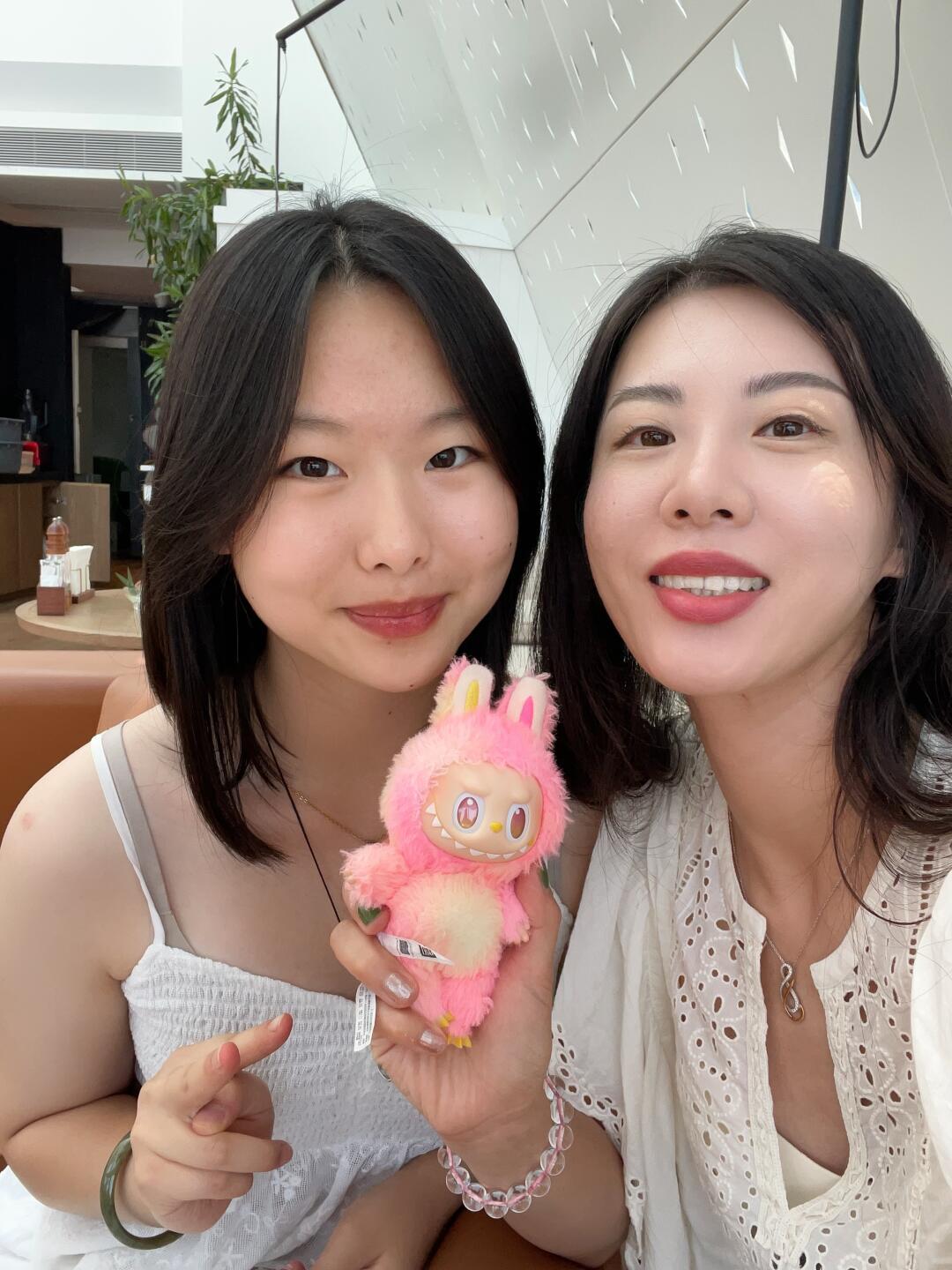 12月旅行之9日，星期二
厦门[爆竹]空港
榕基[福]软件
永辉[红包来啦]超市