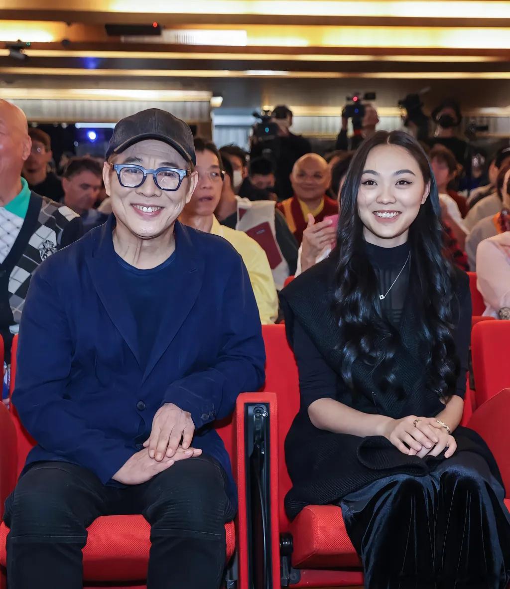 11月19日，60岁李连杰在台湾出席新书《超越生死：李连杰寻找李连杰》分享会，现