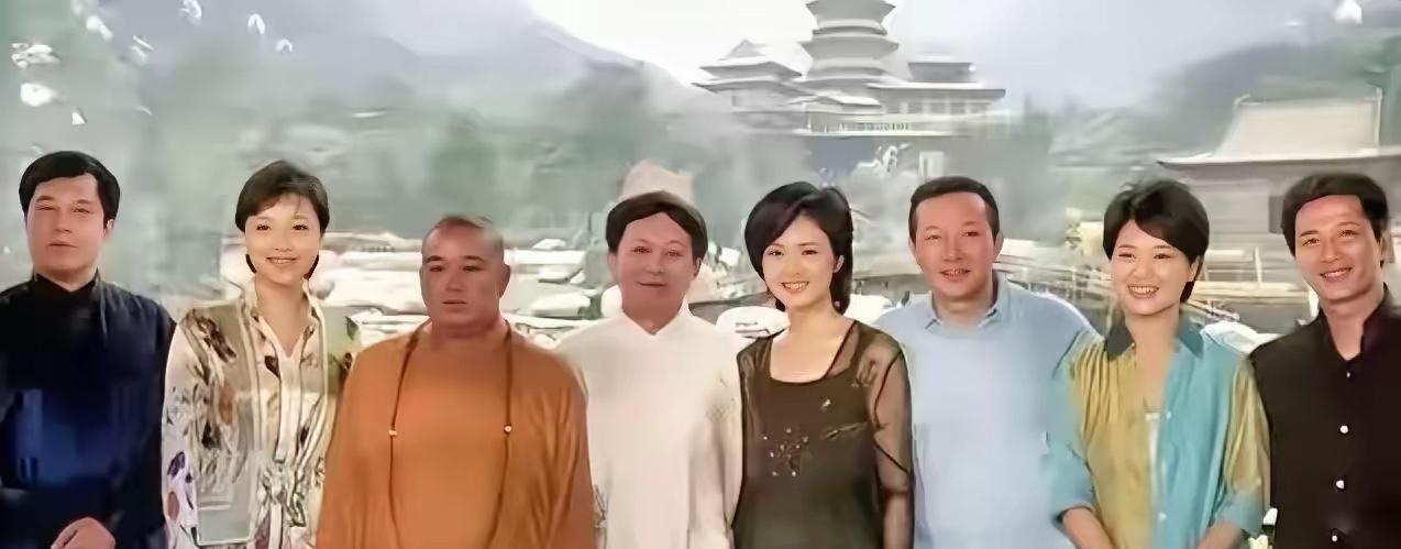 这张照片里的人物关系极其复杂，你能看出什么端倪吗？