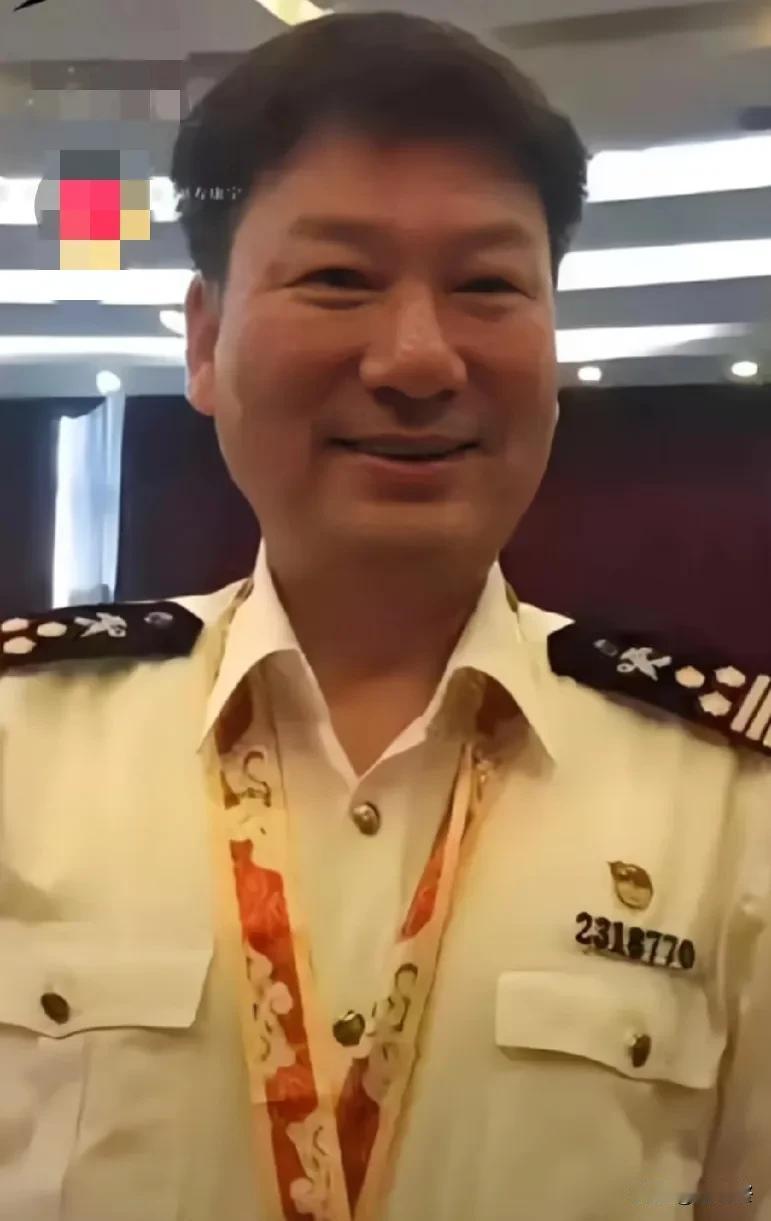 不会忘记你！
1985年战斗中，爆破英雄徐高虎先后排除地雷353颗、为战友开辟出