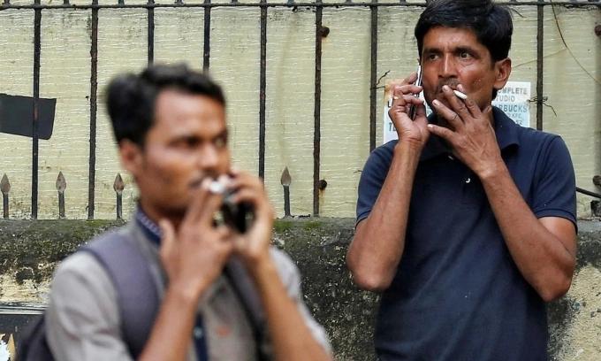 印度新年第一记“重税”：香烟最高每包涨66元，印度烟草巨头股价闪崩近10%！
 