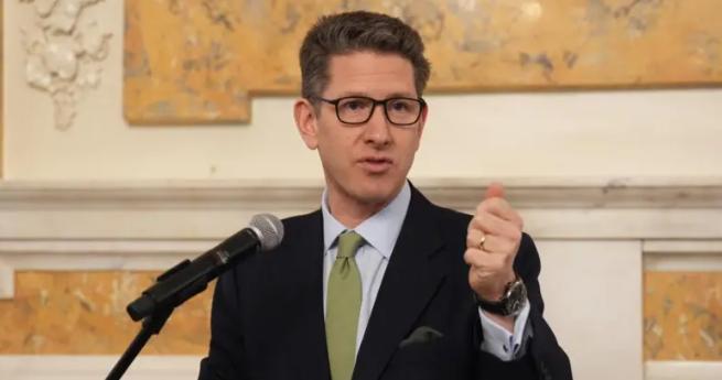 英驻美大使确认：查尔斯国王访美行程不变，将如期出席白宫国宴

尽管华盛顿昨夜遭遇