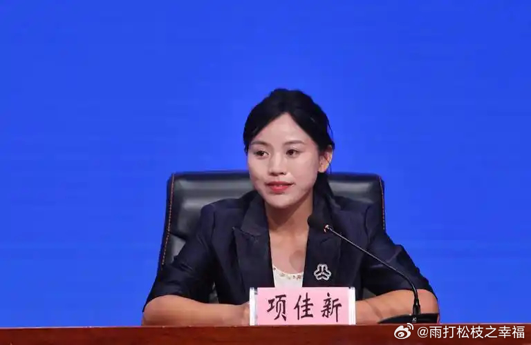 新时代新龙江90后退役军人项佳新扎根黑龙江乡村创业，创新推行虾稻共生农业模式，打