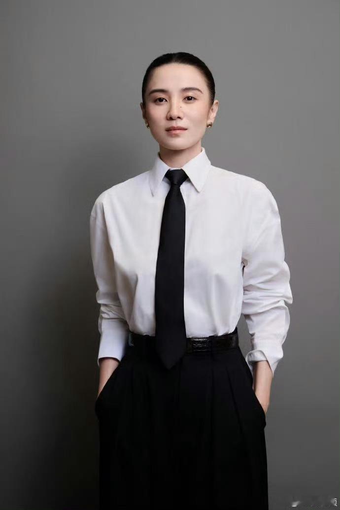 宋佳咏梅导协年度女演员 宋佳在好东西里展现了教科书级的演技，把小人物的悲欢刻画得