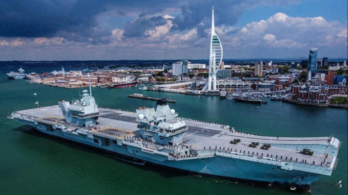 英上将刚到咱们国家，航母要开向我们国家近海，英媒为什么说1艘可战2艘咱们的航母？