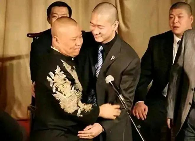 曹云金感恩郭德纲，两人恩怨要翻篇吗？
曹云金和郭德纲这对“相声圈CP”的恩怨，都