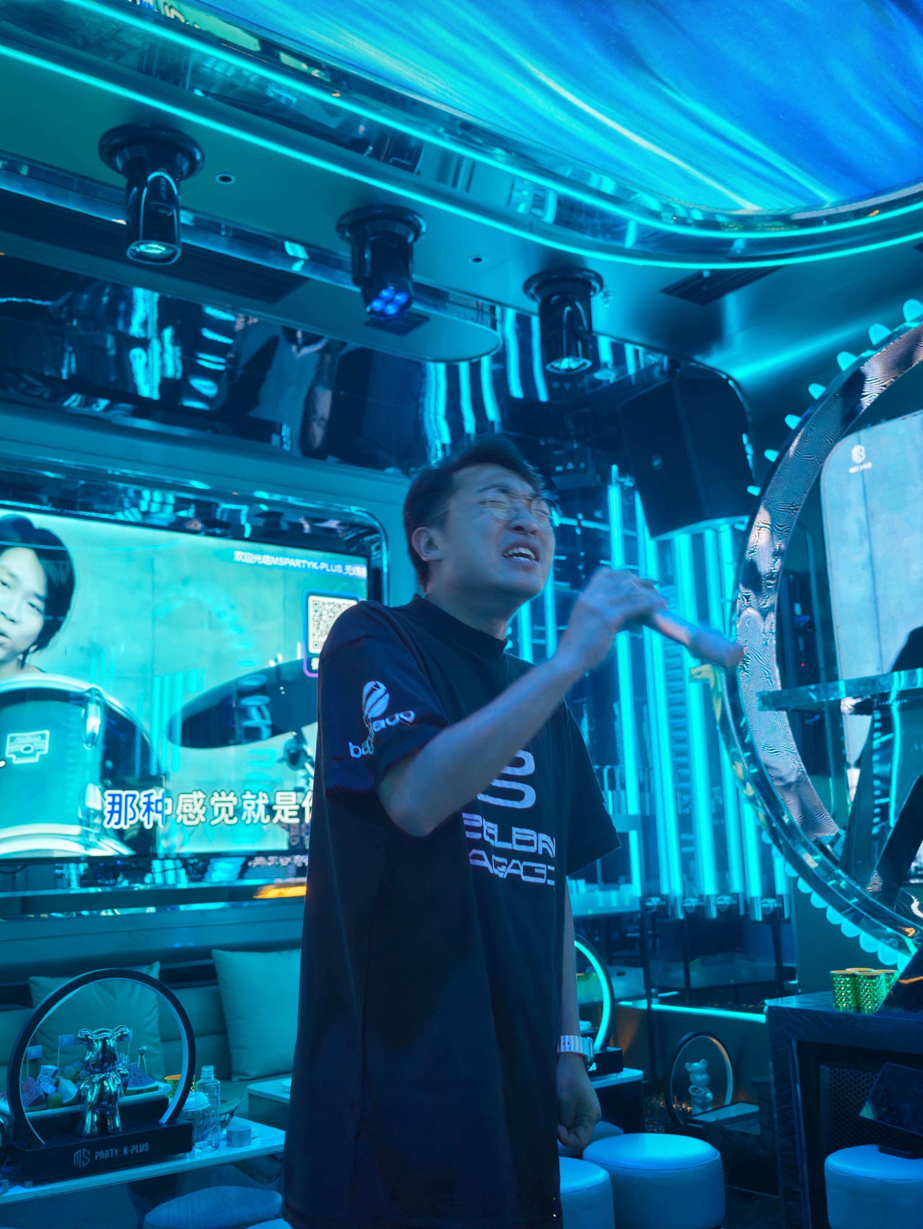 怎么会有唱歌这么好听的汽车博主 ​​​