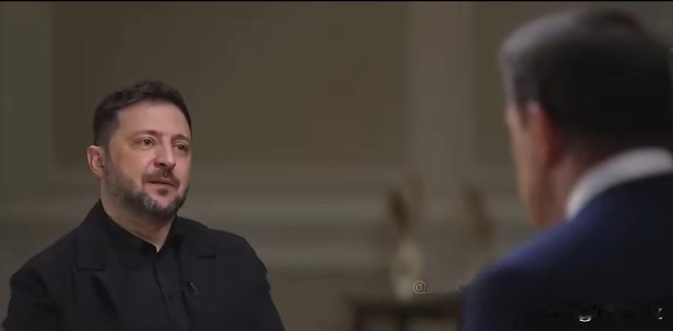 主持人:“你看战绩，他们并没有移动太多，我的意思是地图基本没变。”

泽连斯基: