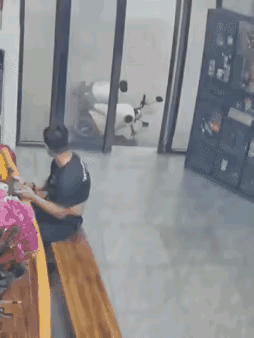 台风再大，也挡不了大爷对游戏的热爱